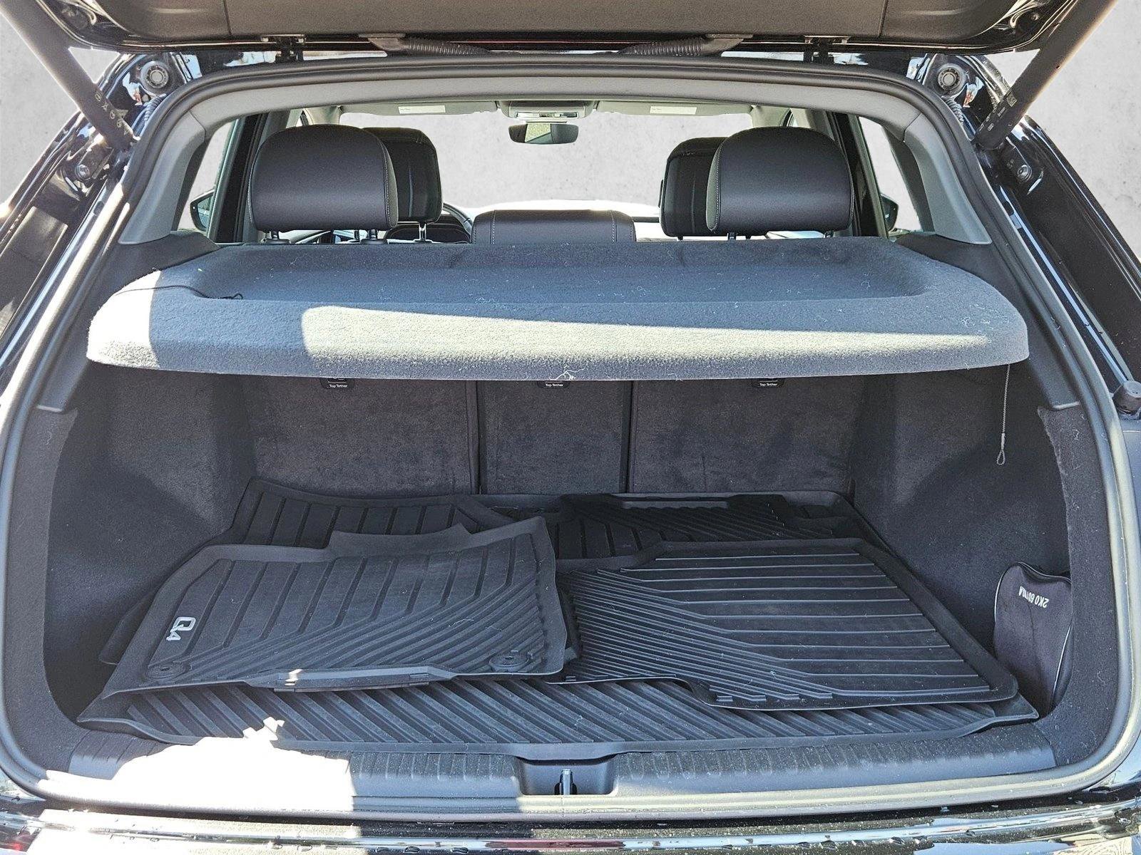 Used 2022 Audi Q4 e-tron Prestige AWD/4WD image 6