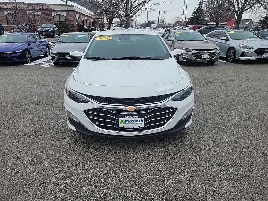 Used 2024 Chevrolet Malibu LT image 2
