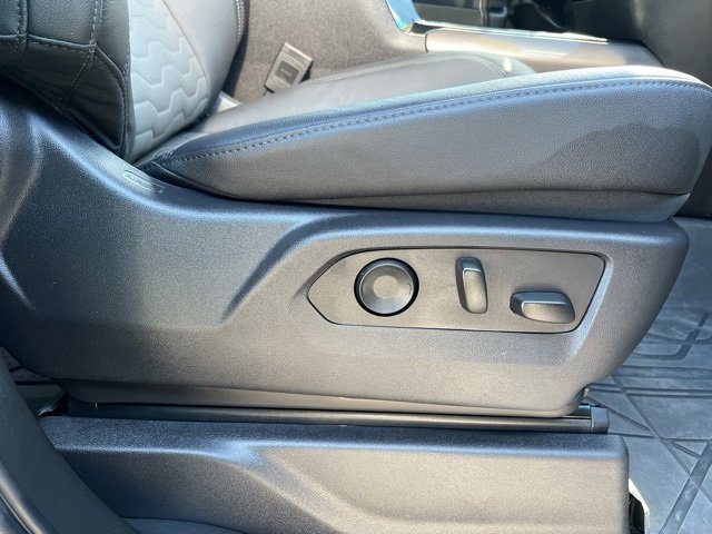 Used 2024 Chevrolet Silverado 1500 ZR2 w/ Technology Package image 19
