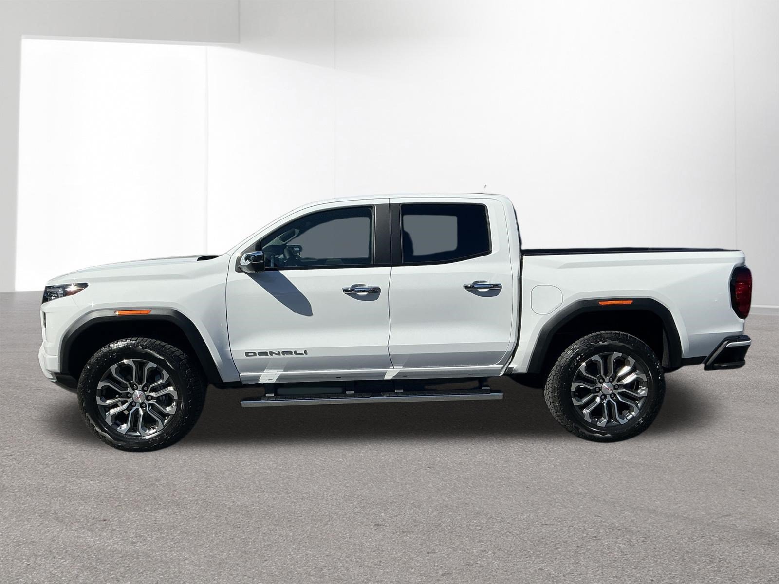 New 2026 GMC Canyon Denali AWD/4WD image 3