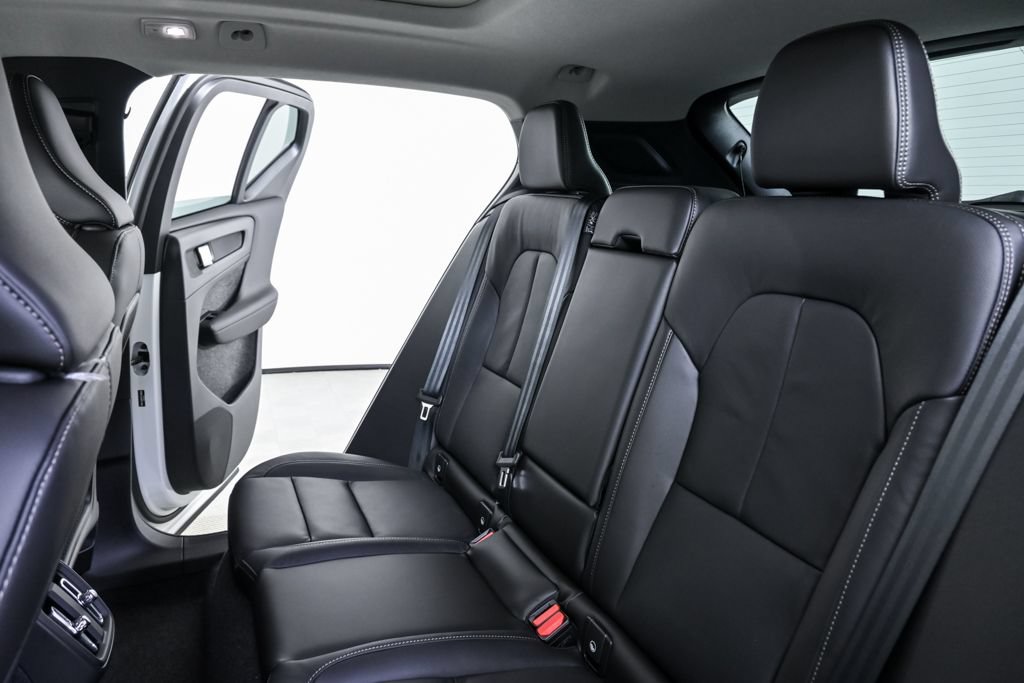 New 2026 Volvo XC40 B5 Core AWD/4WD image 20