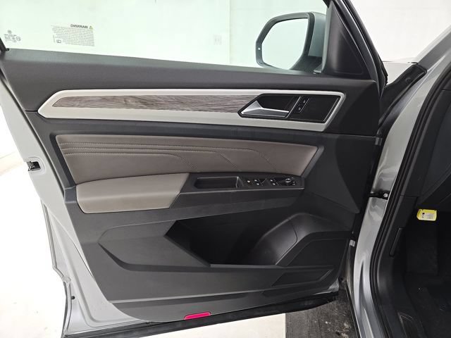 Used 2022 Volkswagen Atlas Cross Sport SE AWD/4WD image 11