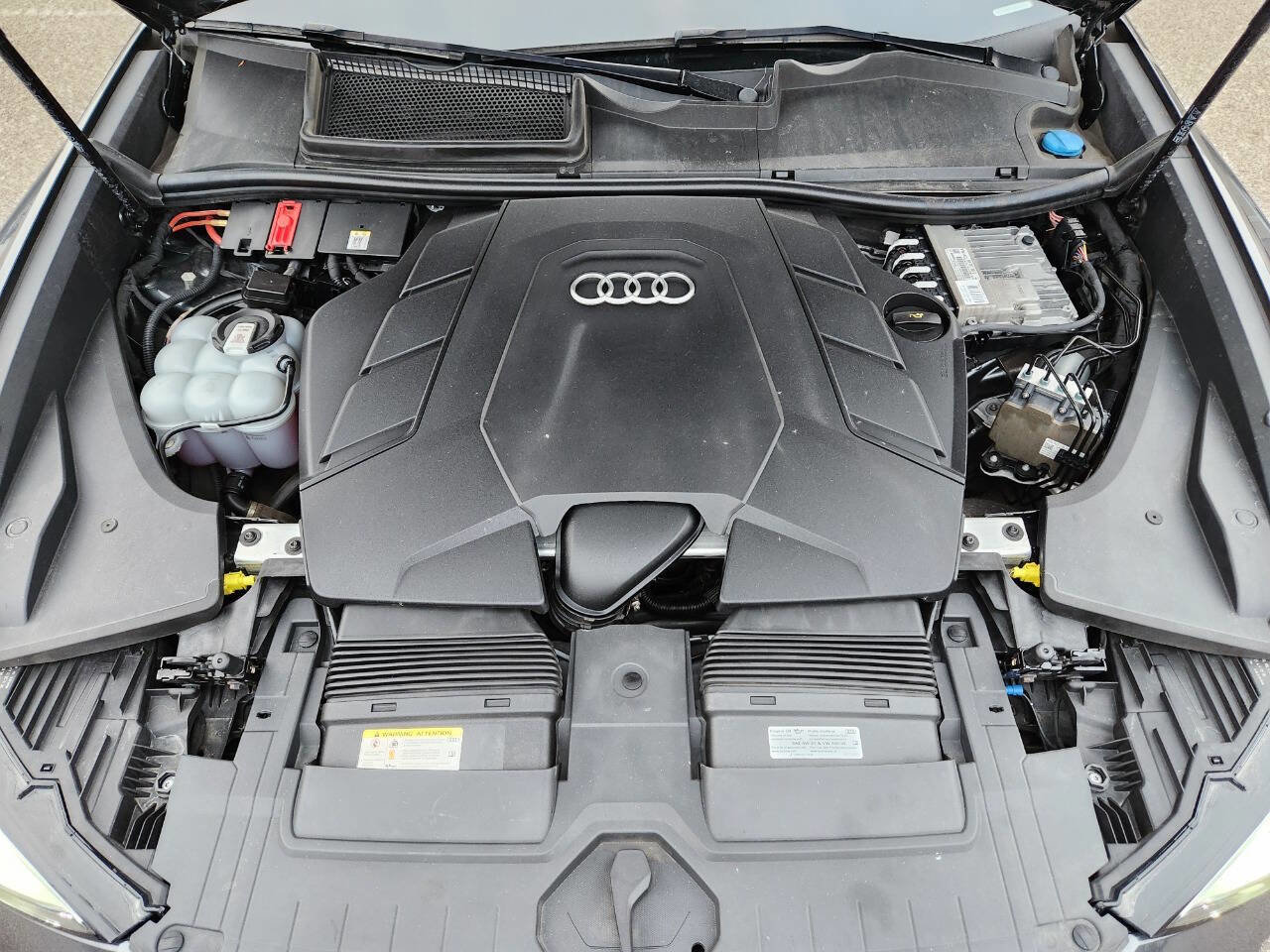 Used 2021 Audi Q8 Premium Plus w/ Premium Plus Package image 33