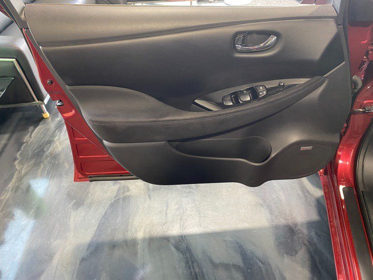 Used 2013 Nissan Leaf SV w/ LED & Quick Charge Pkg FWD image 7