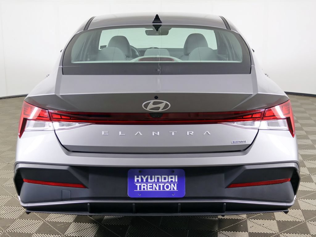 Used 2024 Hyundai Elantra Blue FWD image 11