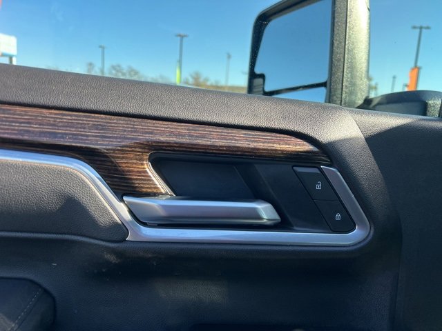 Certified 2025 GMC Sierra 2500 SLE w/ Preferred Package image 12