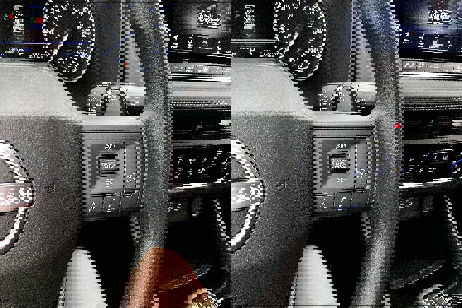 New 2025 Nissan Rogue S image 44