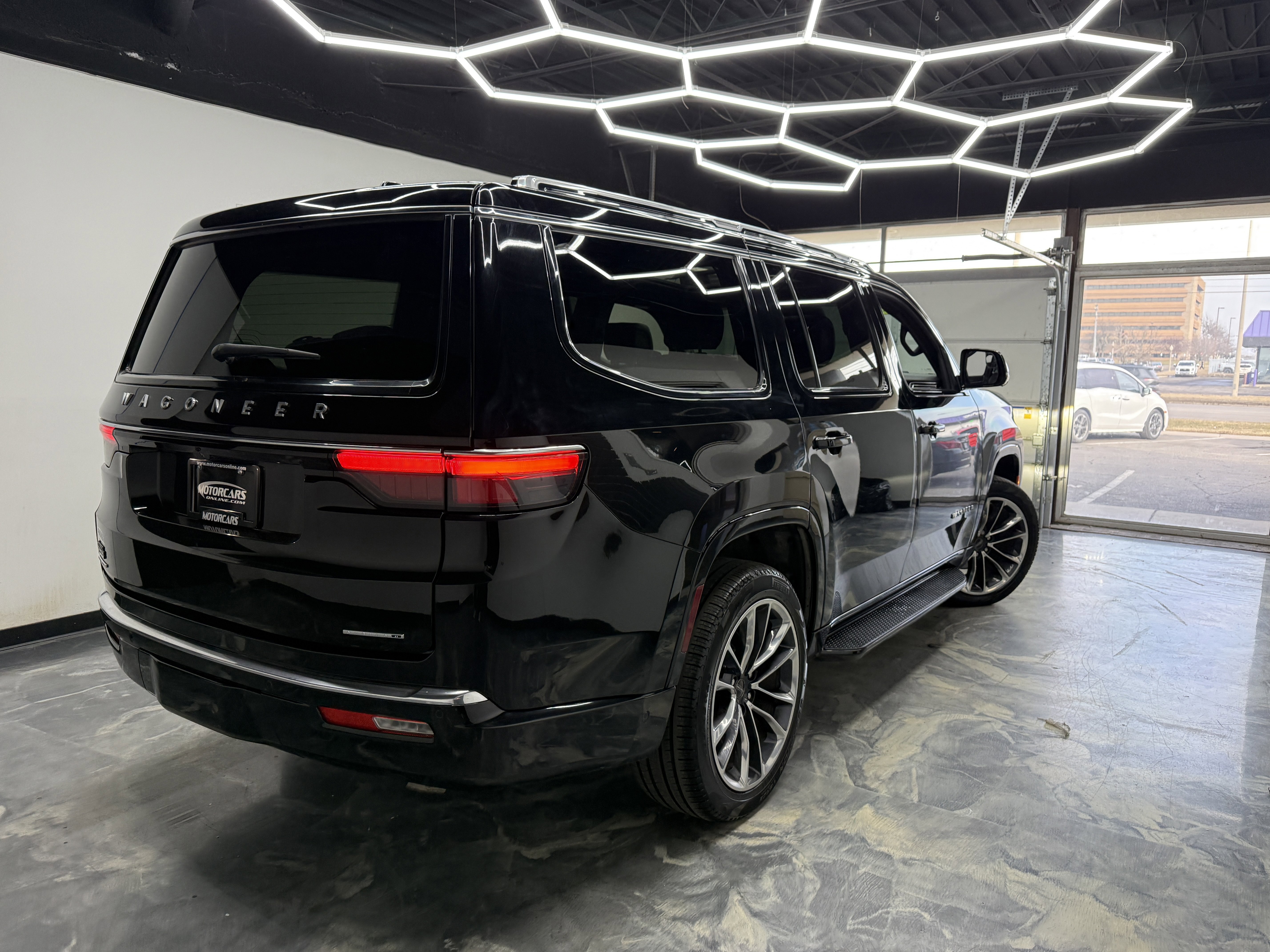 Used 2023 Jeep Wagoneer Series II w/ Convenience Group I image 3