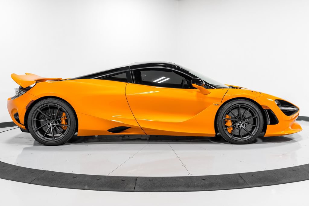 Used 2026 McLaren 750S RWD image 2