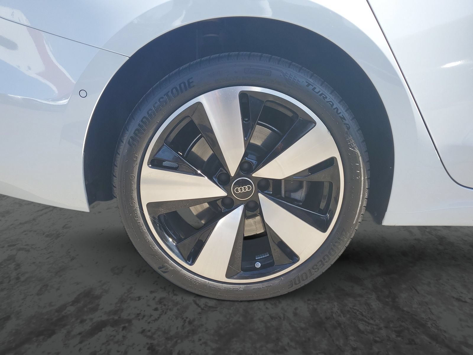 Used 2025 Audi A5 2.0T Premium Plus w/ Premium Plus AWD/4WD image 5