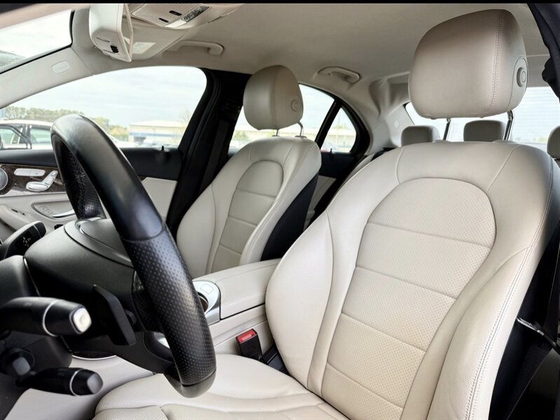 Used 2016 Mercedes-Benz C 300 4MATIC Sedan image 21