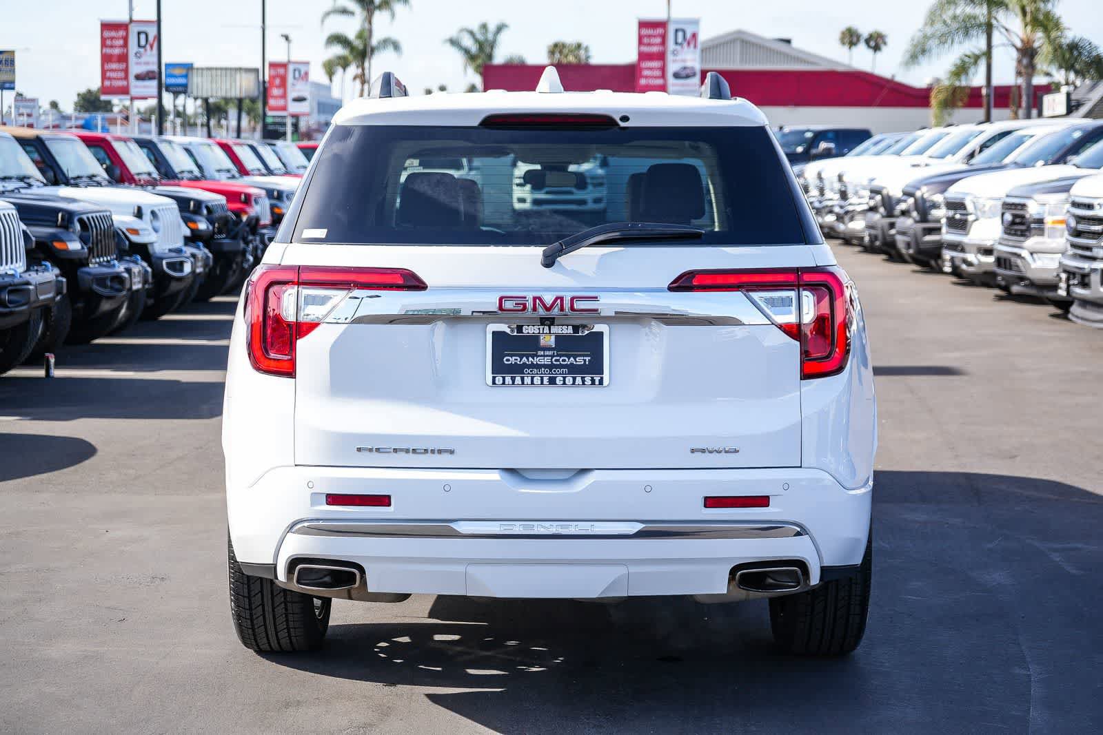 Used 2023 GMC Acadia Denali AWD/4WD image 7