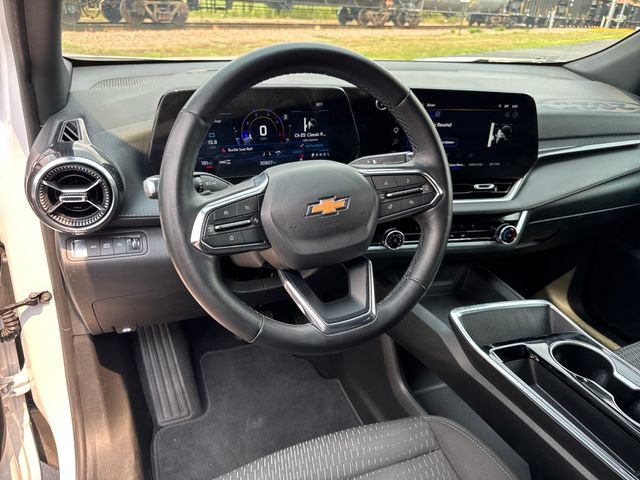 Used 2025 Chevrolet Equinox LT AWD/4WD image 14