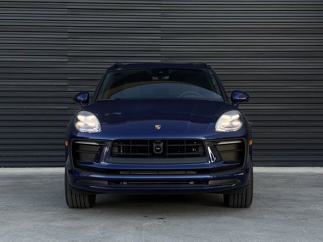Certified 2026 Porsche Macan AWD/4WD image 10