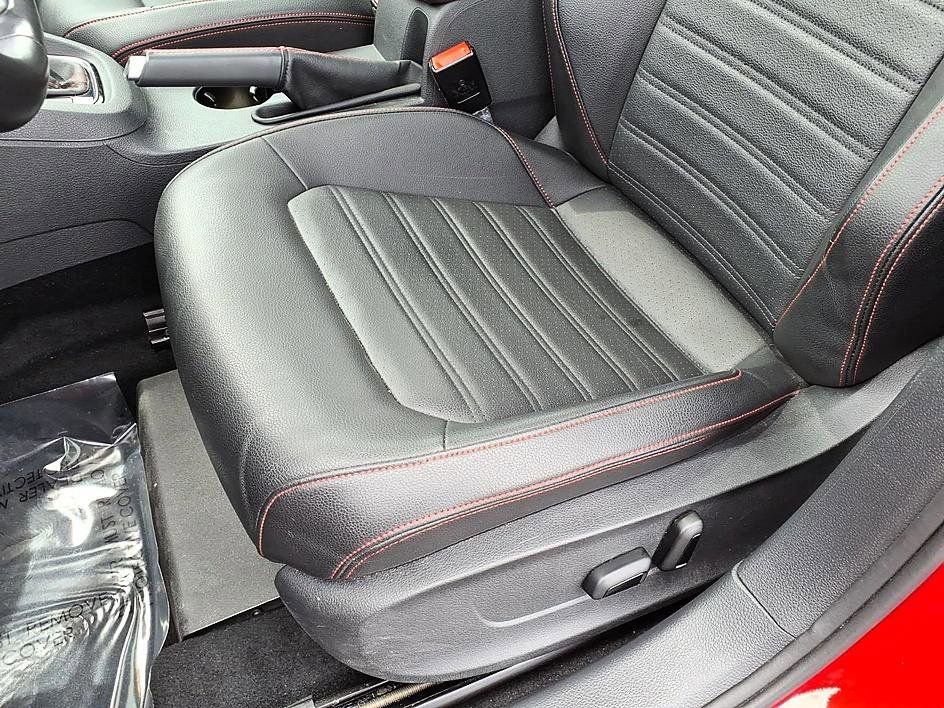 Used 2017 Volkswagen Jetta GLI FWD image 17