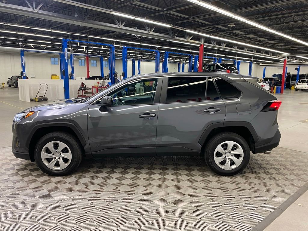 Used 2024 Toyota RAV4 LE image 9