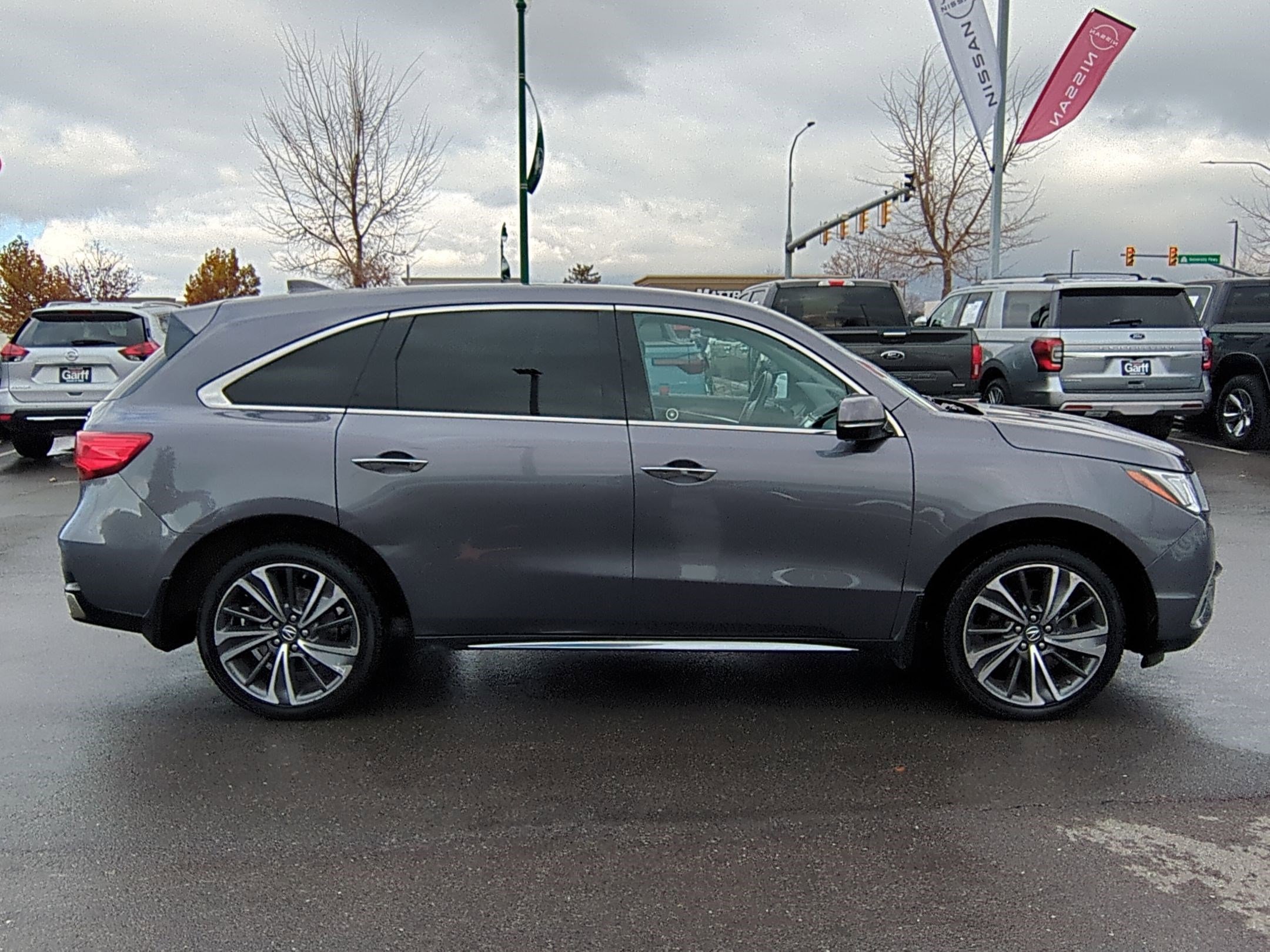 Used 2019 Acura MDX Tech SH-AWD image 2