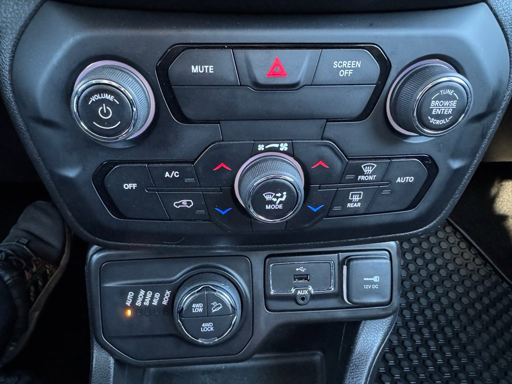 Used 2019 Jeep Renegade Trailhawk w/ UConnect 8.4 Nav Group image 22