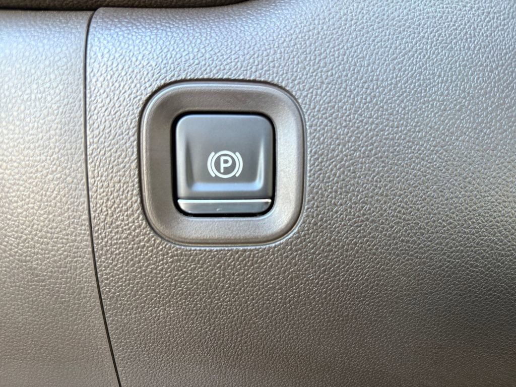 Used 2022 Chevrolet Silverado 1500 LTZ w/ LTZ Convenience Package II image 26