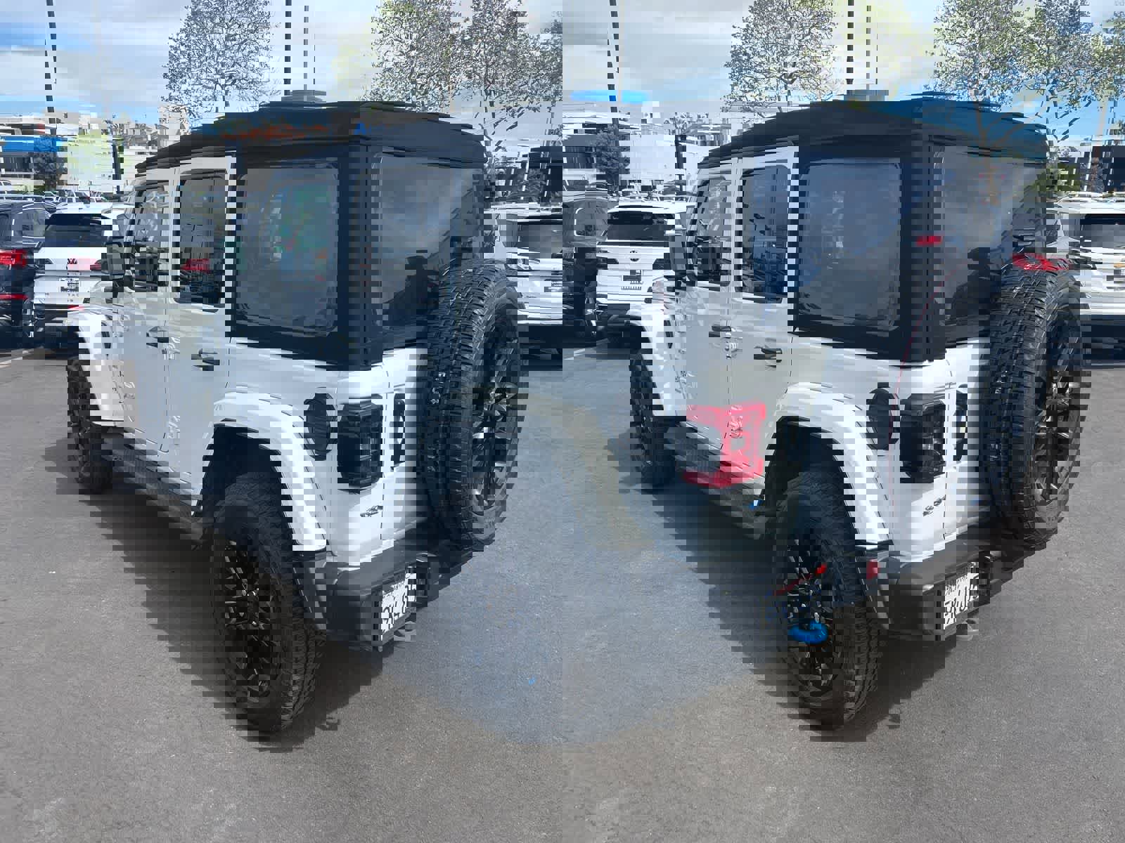 Used 2023 Jeep Wrangler Sahara image 5