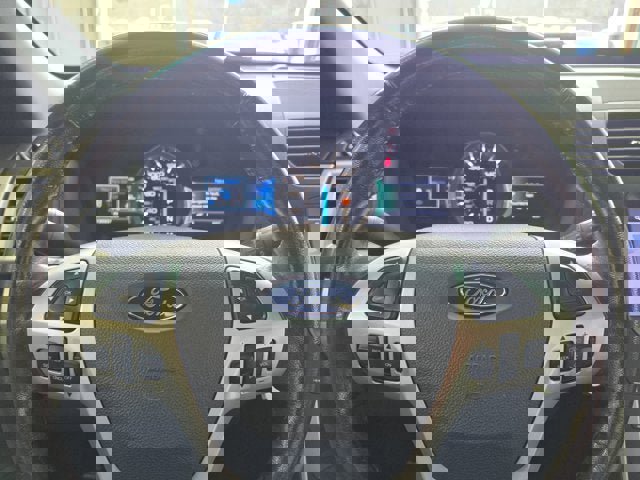 Used 2013 Ford Explorer XLT image 34