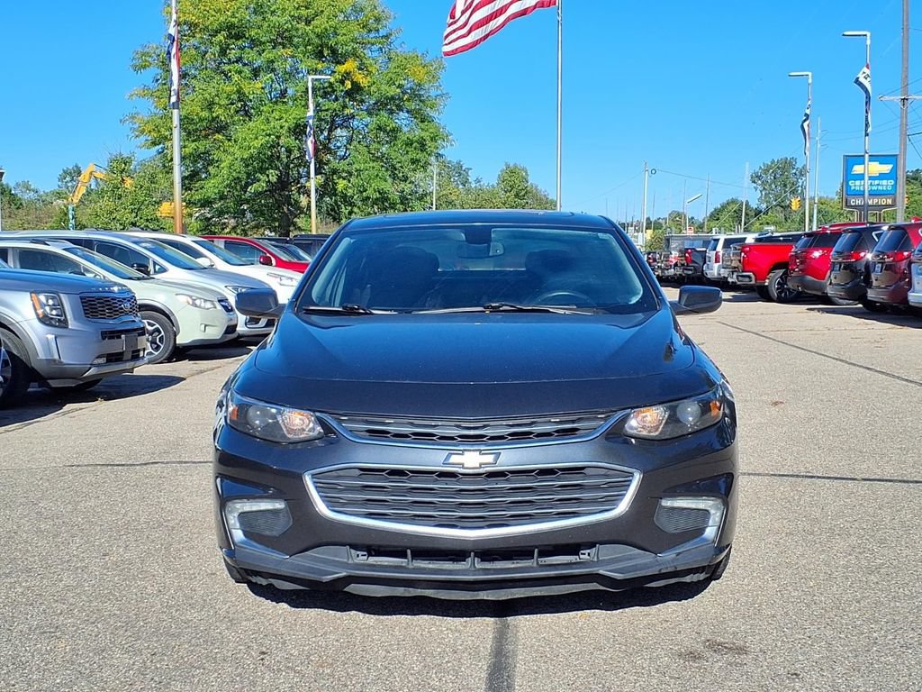Used 2018 Chevrolet Malibu LT FWD image 2