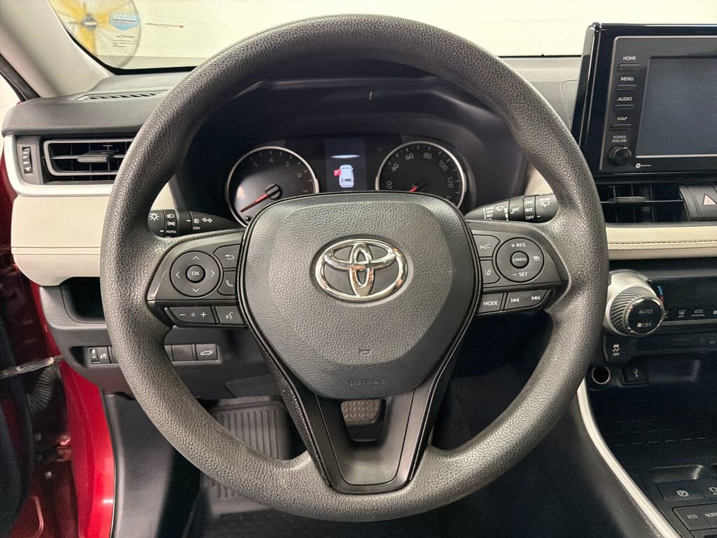 Used 2021 Toyota RAV4 XLE w/ Convenience Package FWD image 20