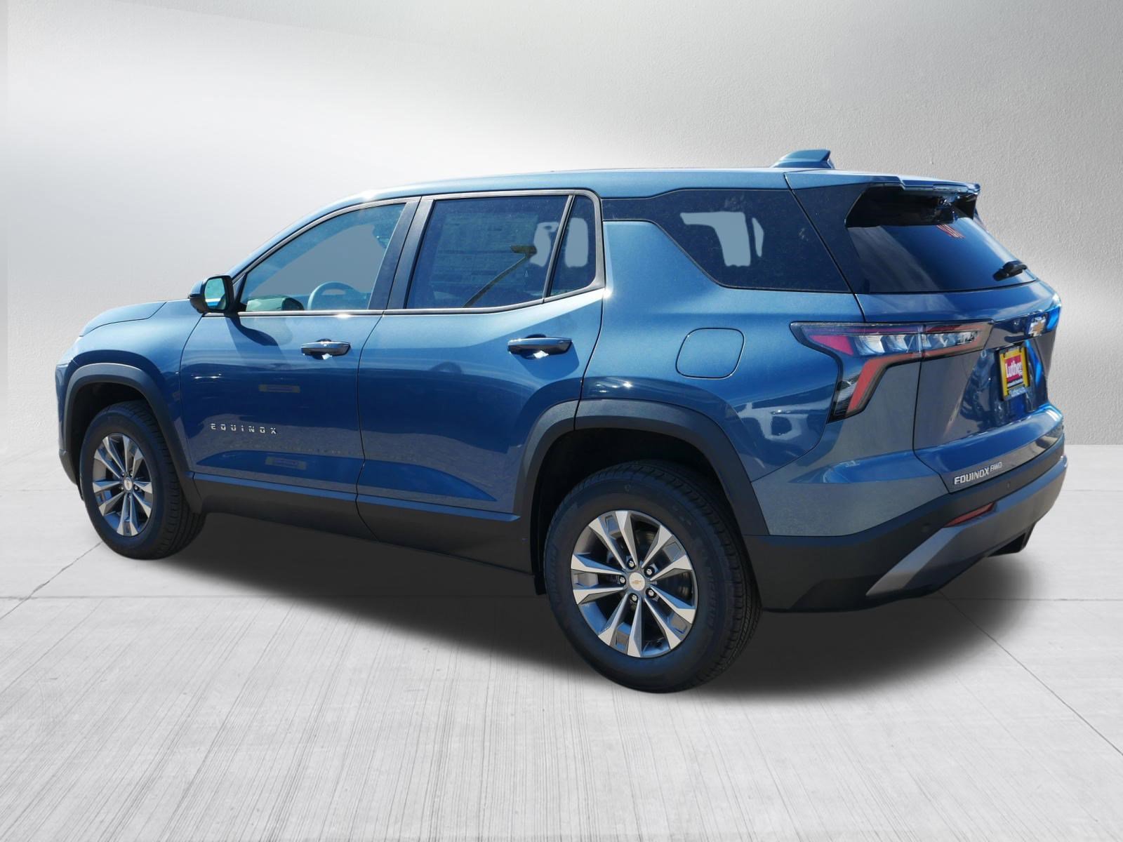 New 2026 Chevrolet Equinox LT w/ Convenience Package II image 2