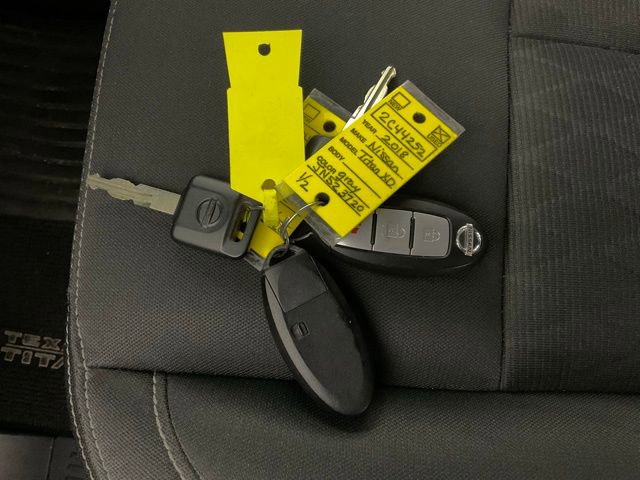 Used 2018 Nissan Titan SV w/ SV Convenience Package image 46