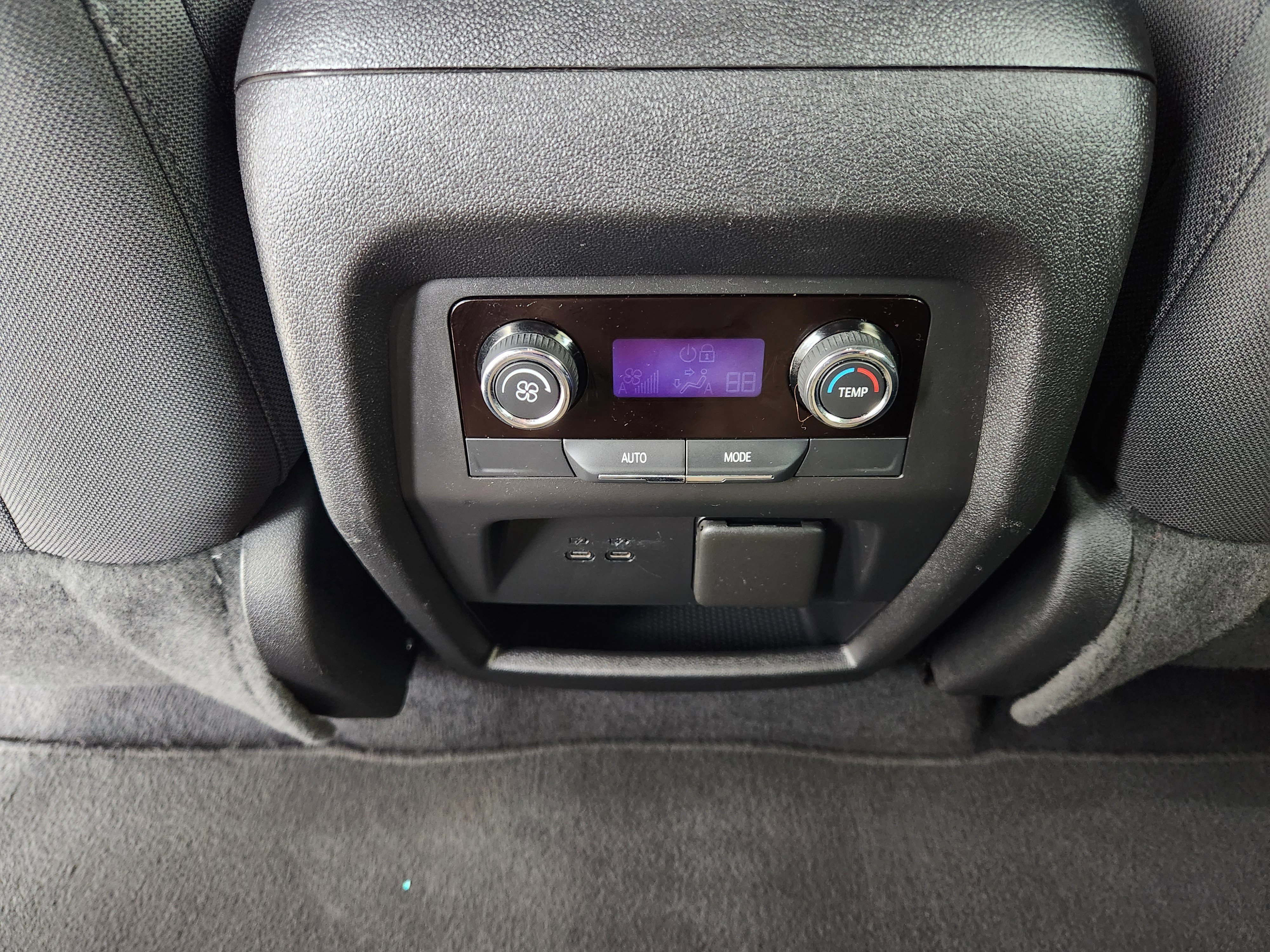 Certified 2024 Chevrolet Traverse LT image 32