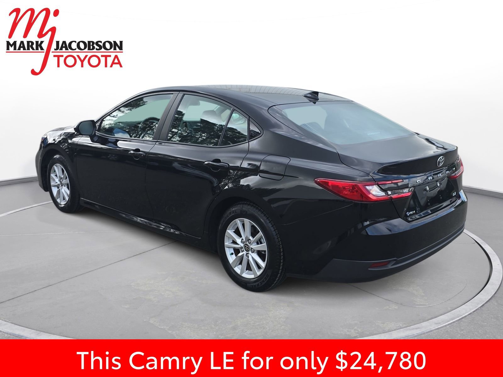 Used 2025 Toyota Camry LE FWD image 13