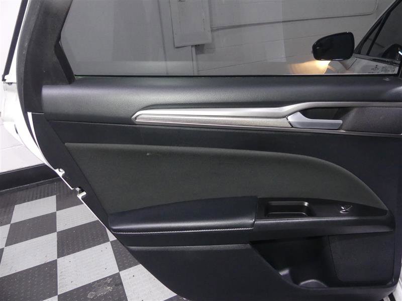 Used 2017 Ford Fusion SE w/ Fusion SE Technology Package image 21