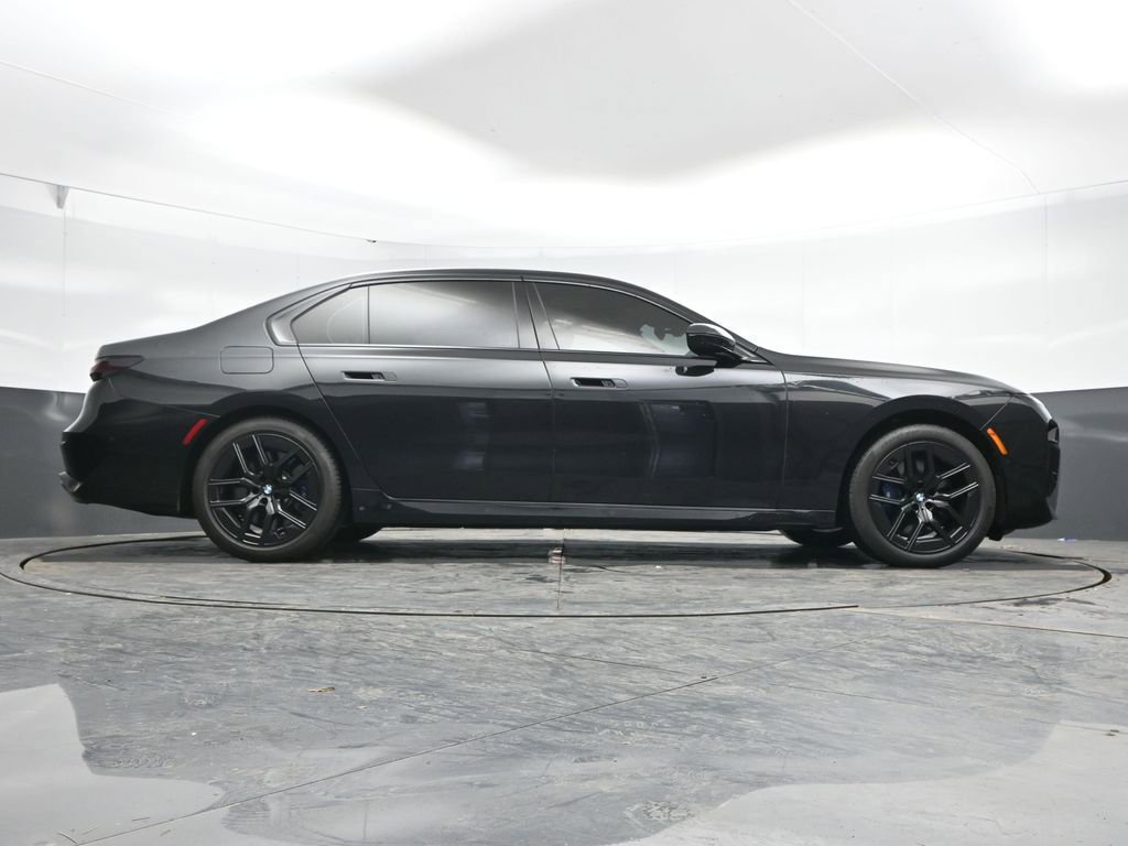 Used 2023 BMW 760i xDrive w/ Executive Package AWD/4WD image 47