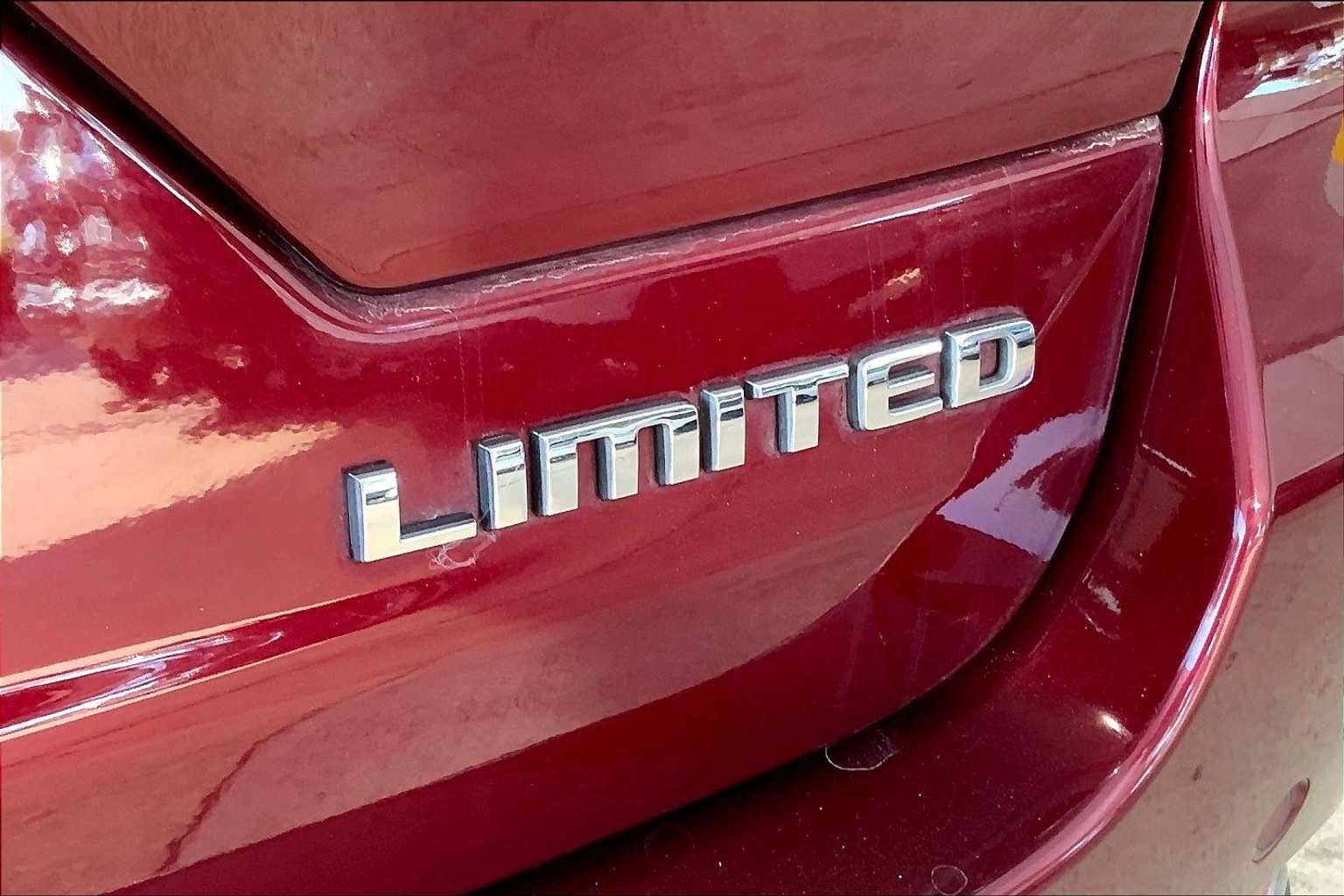 Used 2024 Jeep Grand Cherokee Limited image 9