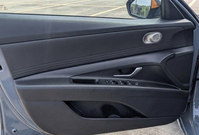 Used 2022 Hyundai Elantra SEL w/ Preferred Accessory Package FWD image 10