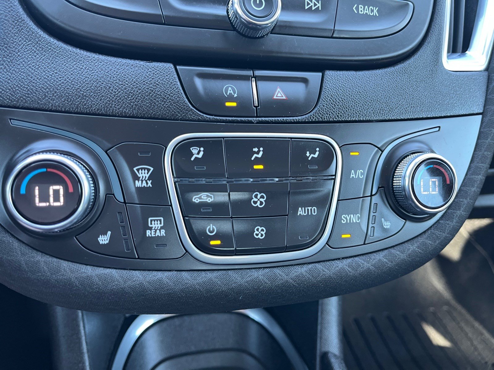Used 2020 Chevrolet Malibu LT FWD image 31