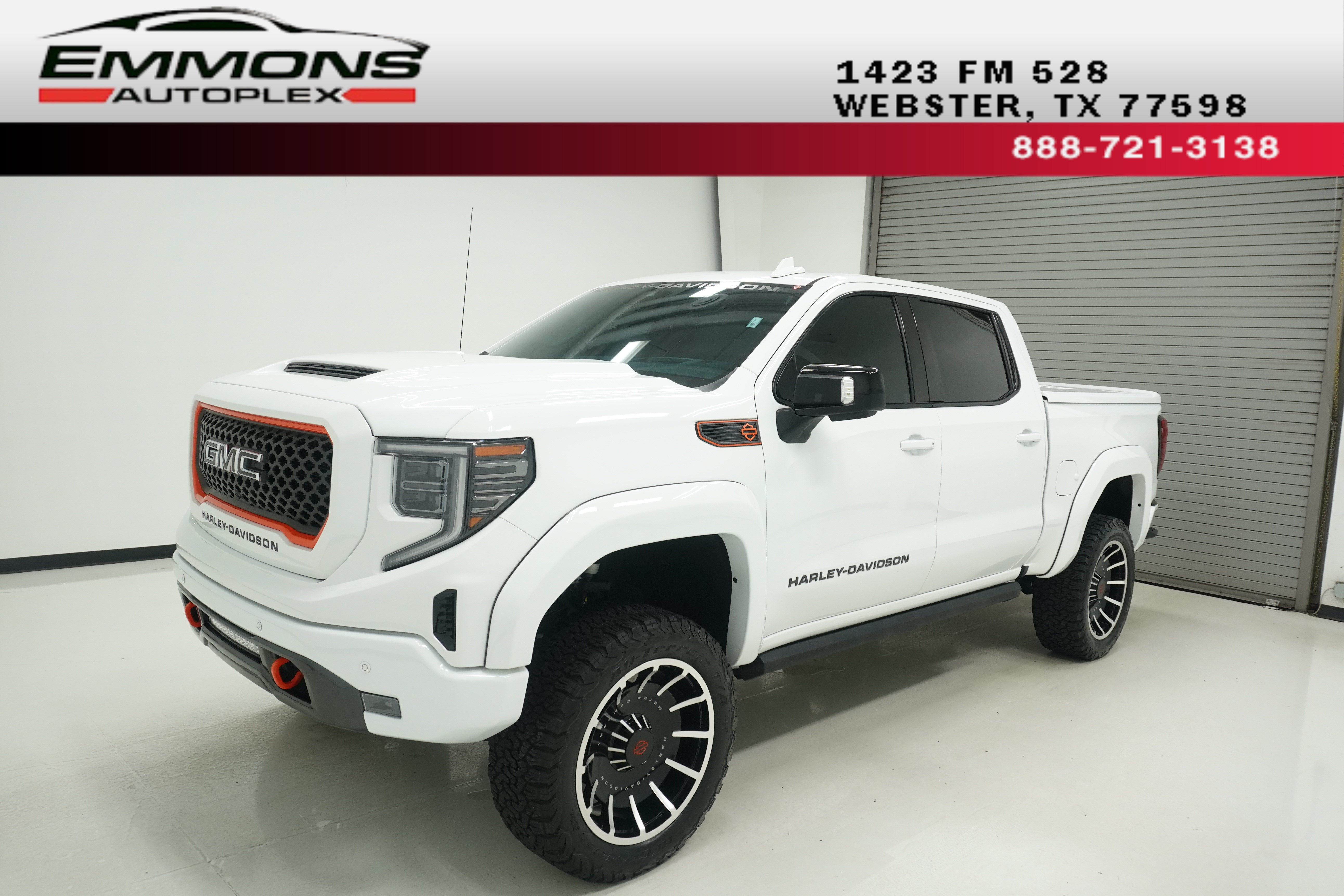 Used 2024 GMC Sierra 1500 AT4 w/ Technology Package AWD/4WD image 1