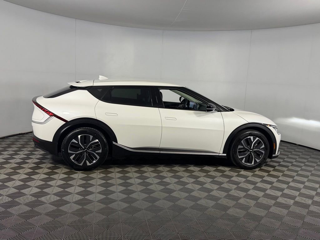 Used 2024 Kia EV6 Light RWD image 5