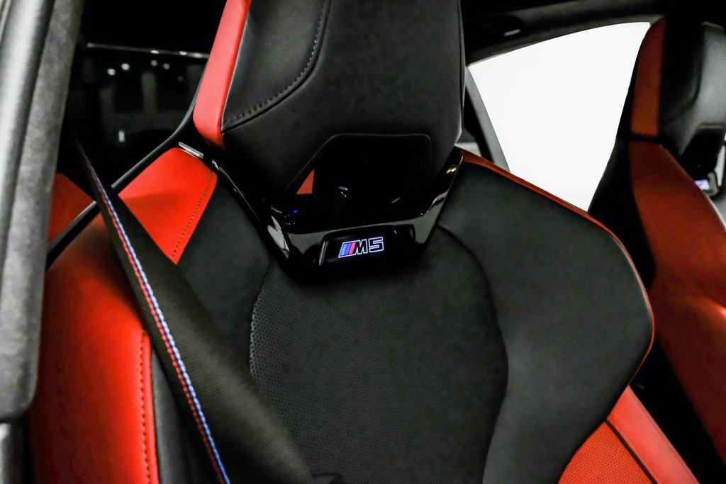 Used 2025 BMW M5 w/ Carbon Package image 36