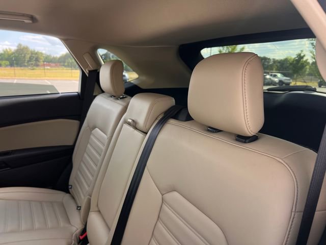 Used 2019 Ford Edge SEL w/ Equipment Group 201A FWD image 19