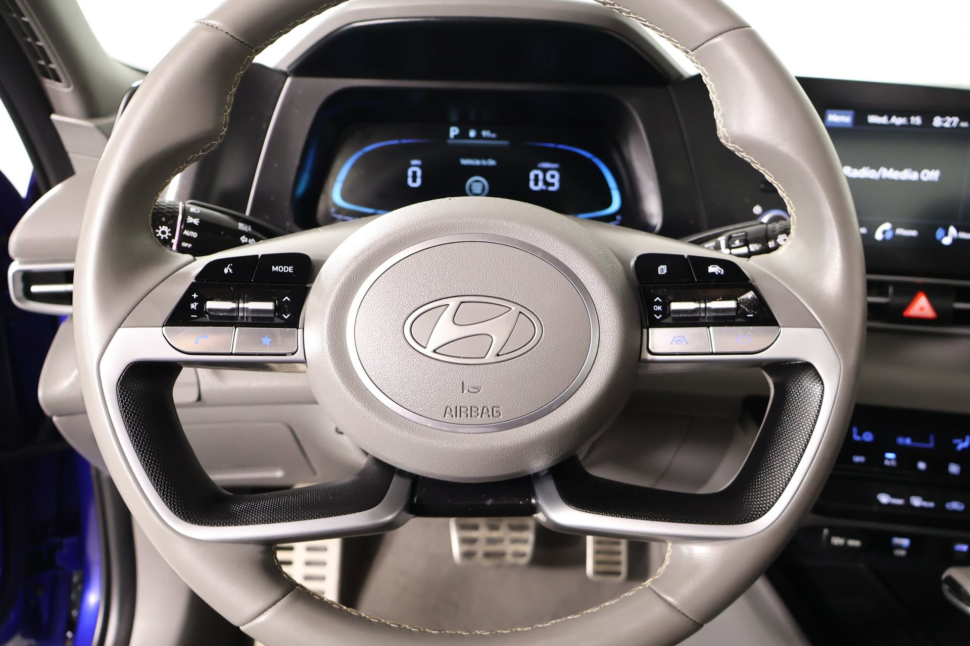 Used 2025 Hyundai Elantra Sport image 3