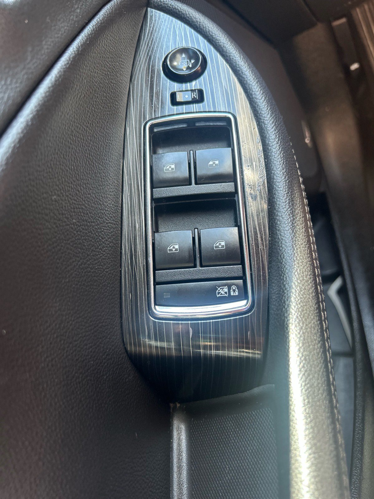 Used 2017 Chevrolet Impala Premier w/ Enhanced Convenience Package FWD image 25