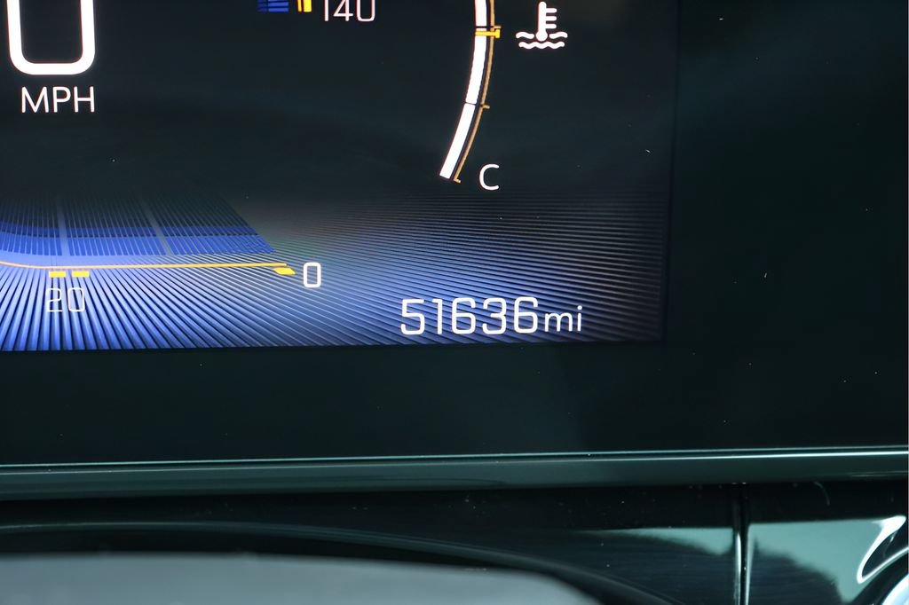 Used 2025 Chevrolet Trax RS FWD image 26