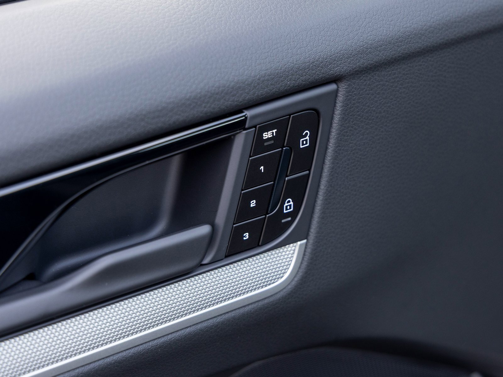 New 2026 Porsche Cayenne Coupe image 22