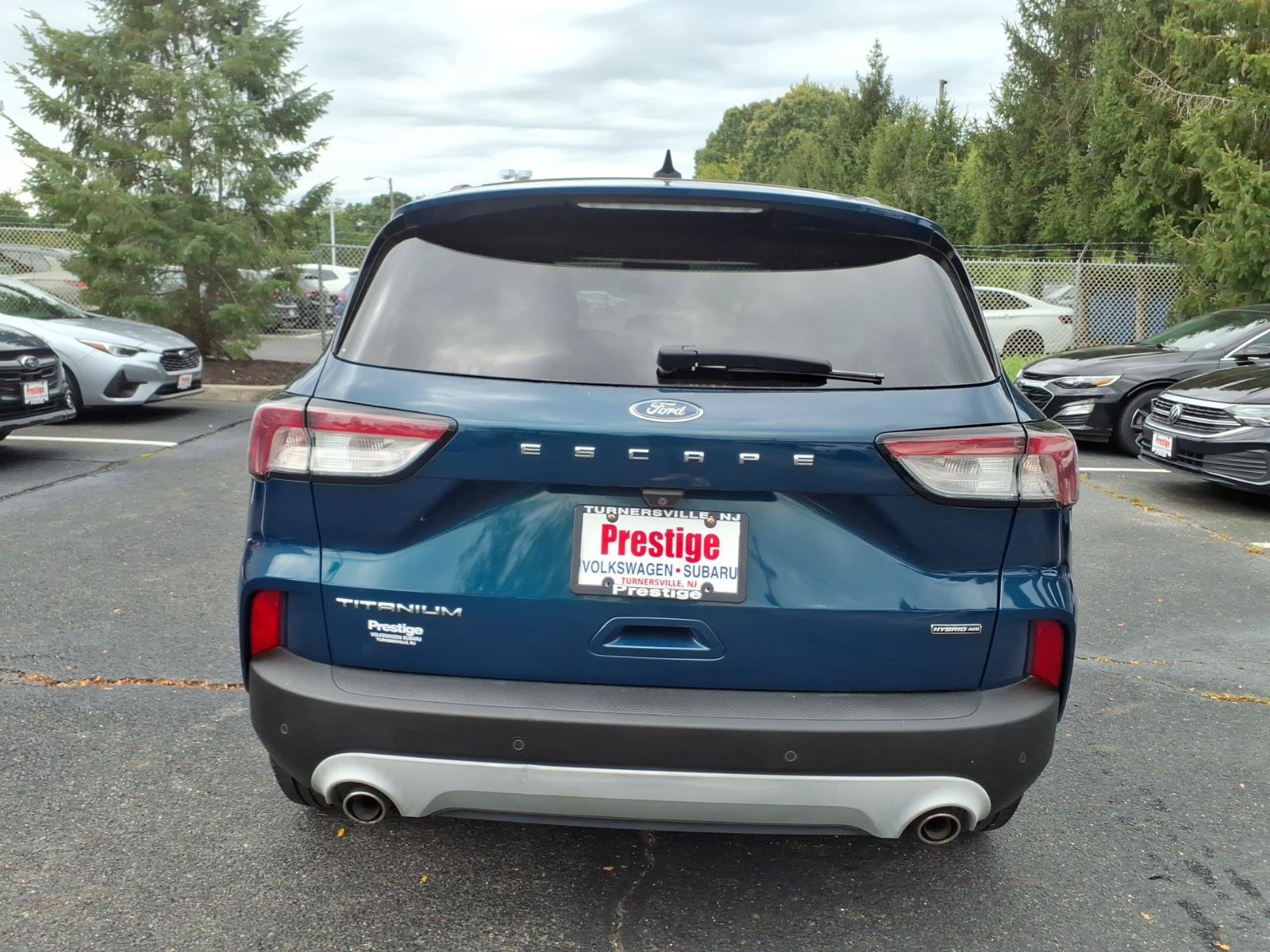 Used 2020 Ford Escape Titanium AWD/4WD image 3