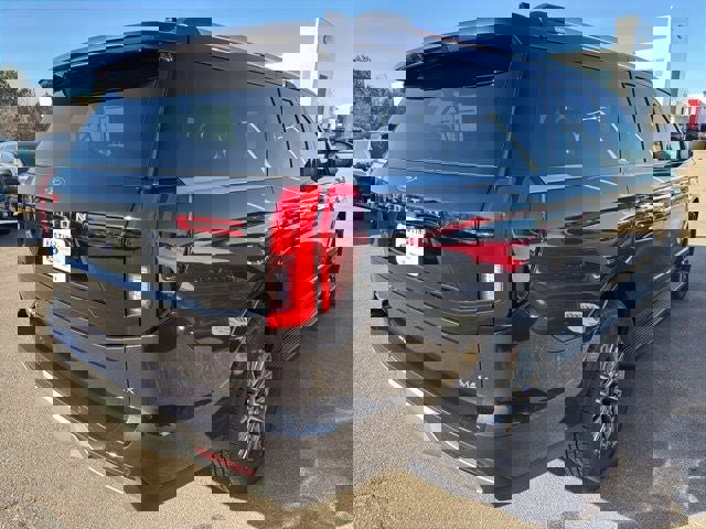 New 2026 Ford Expedition Max Platinum image 6