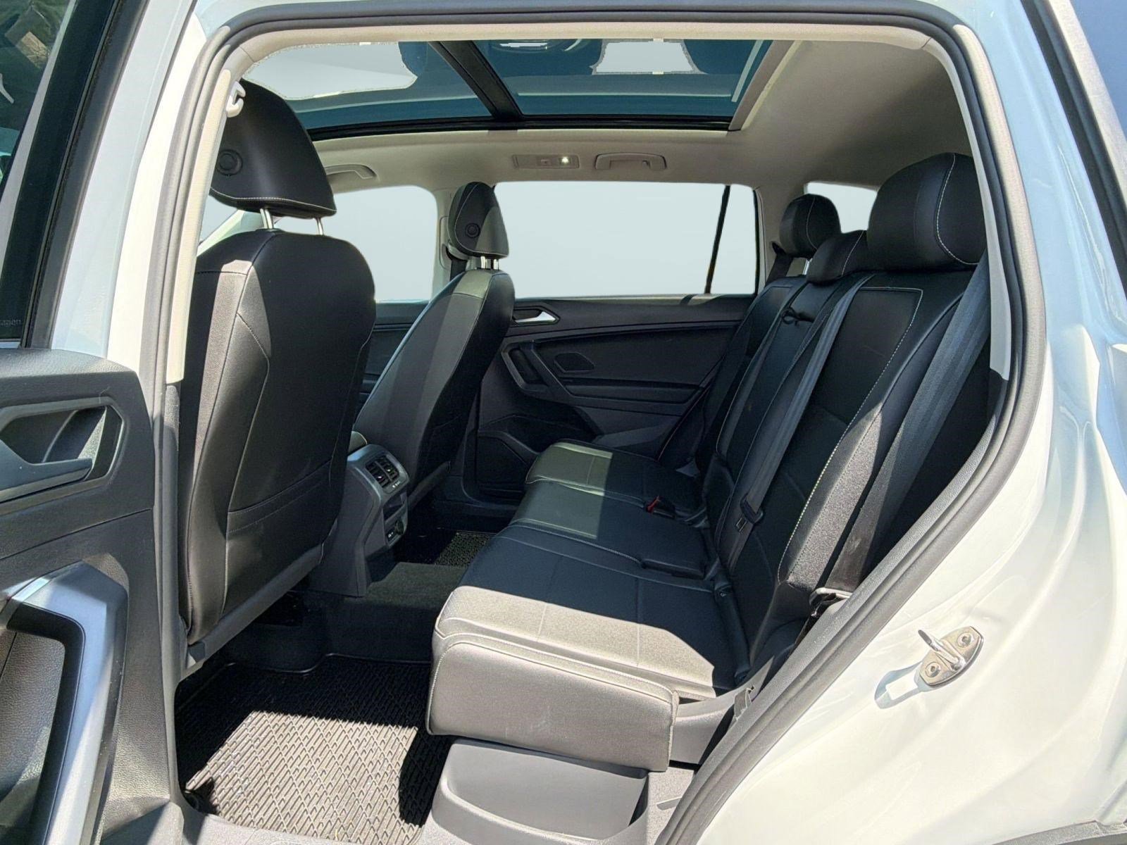 Used 2021 Volkswagen Tiguan SE w/ Panoramic Sunroof Package AWD/4WD image 14