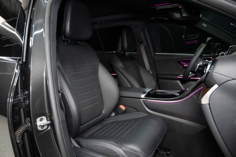 Certified 2026 Mercedes-Benz GLC 300 4MATIC image 13