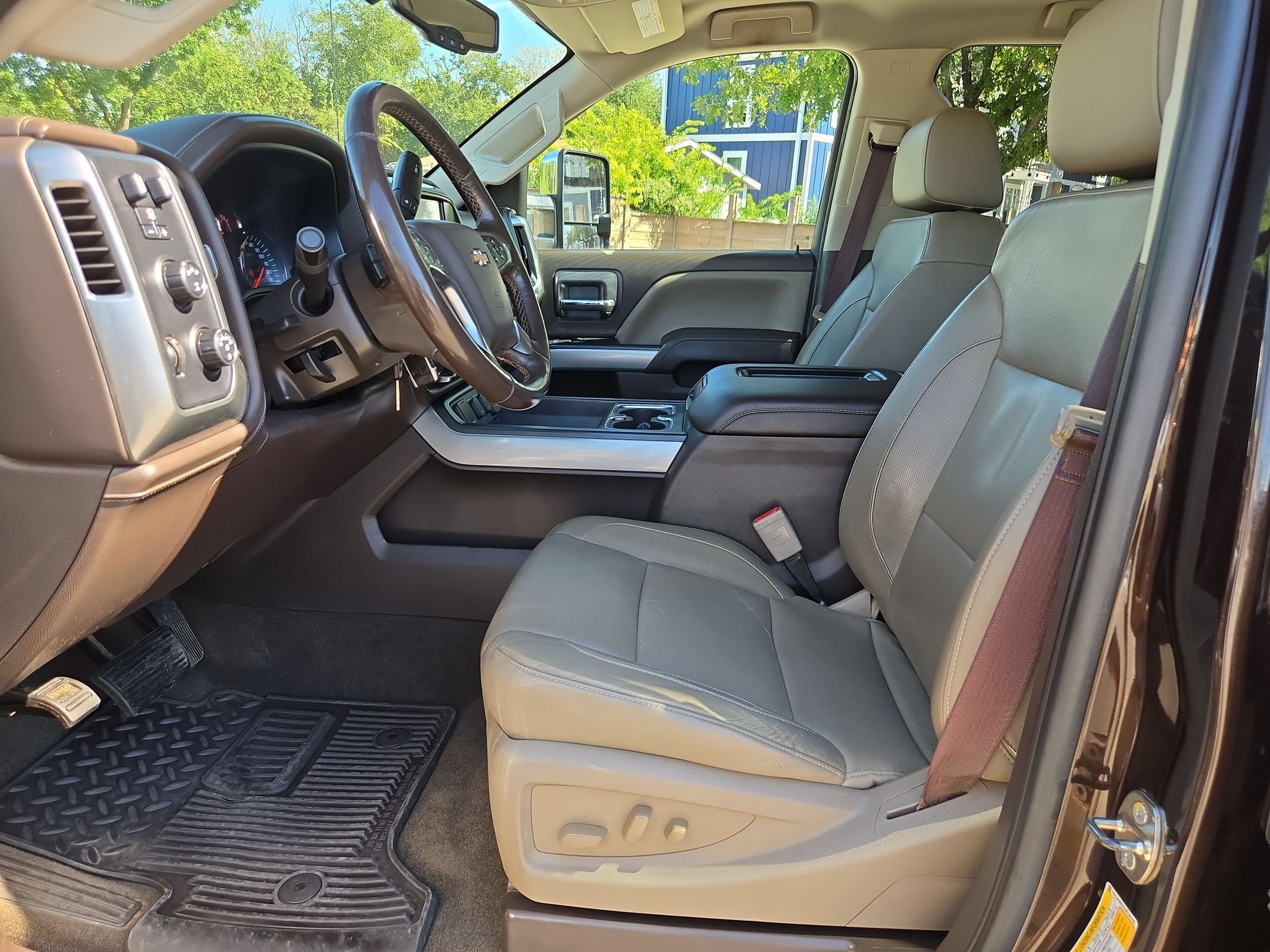 Used 2018 Chevrolet Silverado 2500 LTZ w/ Vortec Plus Package AWD/4WD image 9