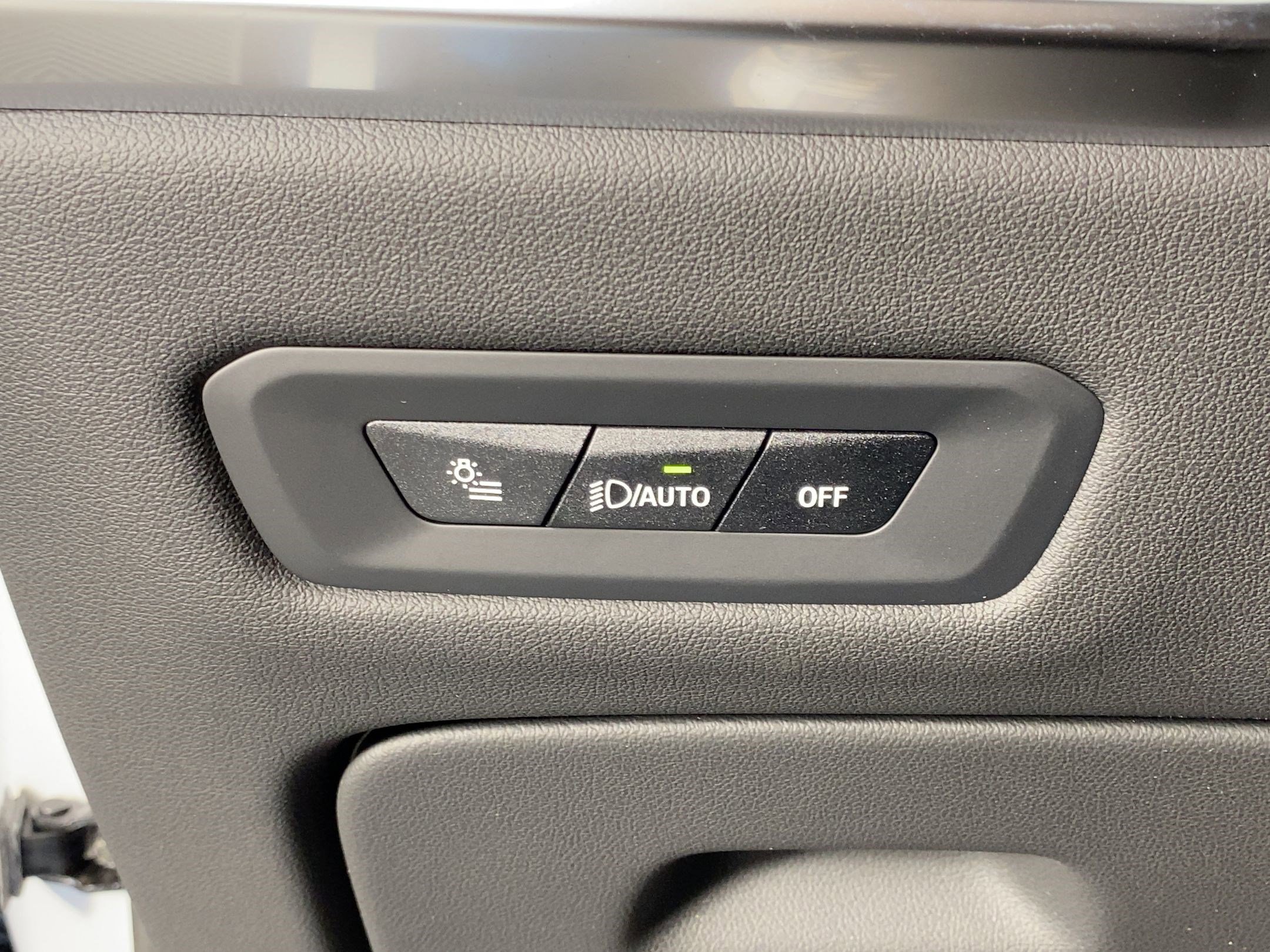 Used 2026 BMW X5 sDrive40i w/ Premium Package image 16